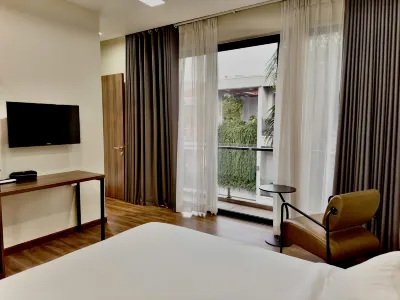 Lam Living Hotels near District 2