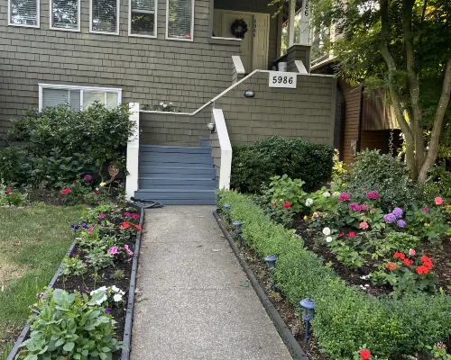 May’s house in Vancouver West Hotels near The West Side