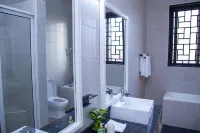 3bd mansion w/lakeview, mins to the expressway