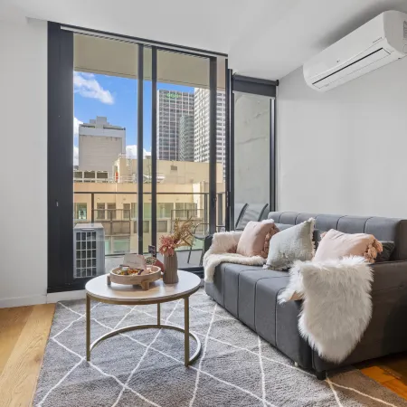 Ultra-Convenient CBD Pad 2BR - 2min to Southern Cross