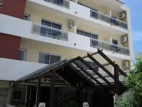 CENTRAL HOTEL Hotels in Saint-Denis