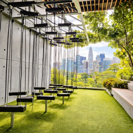 Ceylonz Suites KLCC Infinity Pool & City Skyline View Отели рядом с достопримечательностью «Телебашня «Менара Куала-Лумпур»»