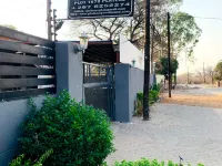 Plateau Guest House Hotels in Касане