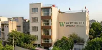 Wormwood Synergy Varanasi - جاكوزي