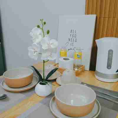 City View Condominium with pool&balcony Near Mactan Airport Dining/Meeting Rooms