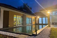 25P Muji | Black & White Kajang Villa with 100" TV