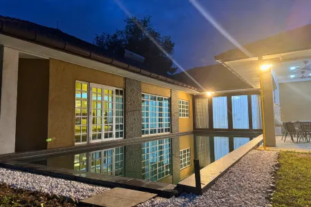 25P Muji | Black & White Kajang Villa with 100" TV