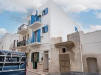 Cielo | Suite con Bagno e Cucina Condivisa – Centrale Hotels near Lama Monachile
