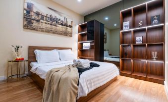 Riverside City Center Apartment near Ben Thanh Market | Free Pool