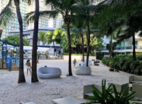 อะซัวร์ เออร์เบิน รีสอร์ต เรสซิเดนซ์