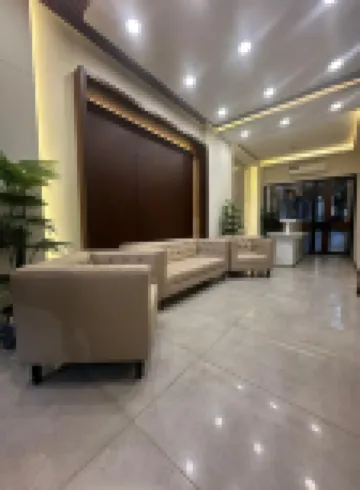 Luxury 3BR Apt | Prime Spot w/Lounge & Dinning