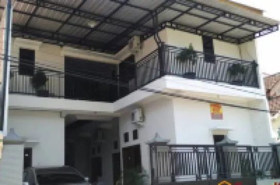 Hotel O Ezhar Boka Homestay Near GOR Sulis Bulutangkis Hotels in Gowa
