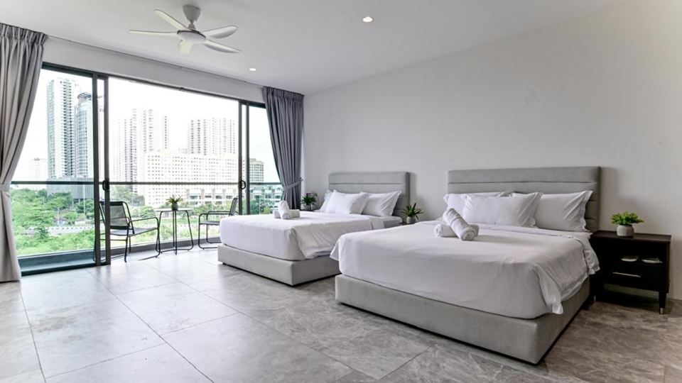 Modern Luxury Villa Hinai by Simple Sanctuary