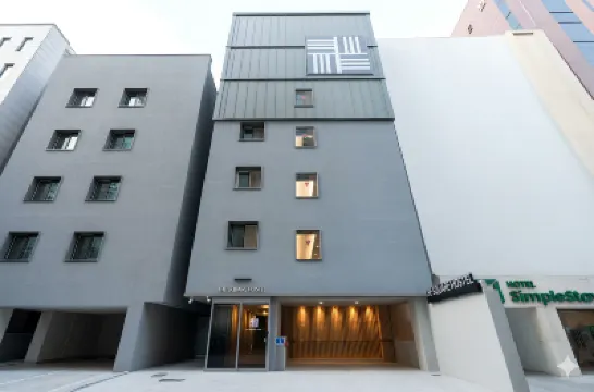 เดอะ สแควร์ โฮสเทล จงโน โรงแรมใกล้สถานีจงกัก