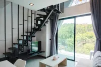 Floor-to-Ceiling Mountain View Loft