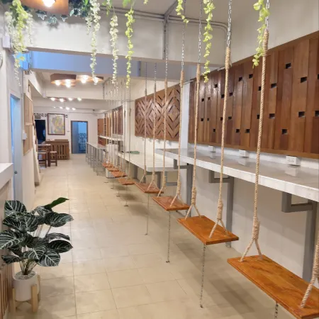 Laila Hostel Отели рядом с достопримечательностью «Музей Уб Кхам»