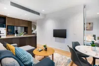 High Life in Southbank | 2BR/2BA + Rooftop Spa - 루프탑 수영장