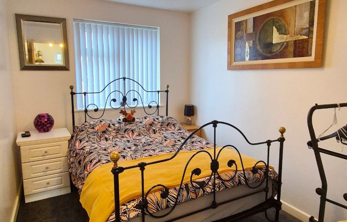 Badger Haven: Apt 3 | Cosy Apartment in Brackley