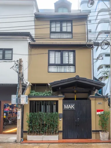 รูปภาพของมรรค สุขุมวิท 15 บ้านลัคชูรี 6 ห้องนอน มีรถตู้รับจากสนามบิน