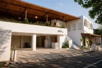 Anuraga villa & rooftop bar