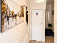 East London Home|Parking|Garden & Self Check-In Hotels in Dagenham