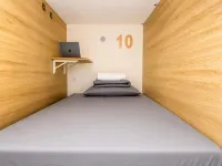 LITTLE GARDEN HOSTEL - Capsule Hotels