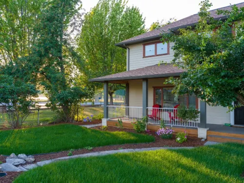 Lakeside Vacation Home - 2성급