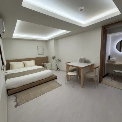 Busan Station Stay zam Hotel Các khách sạn gần Cầu Yeongdo Daegyo