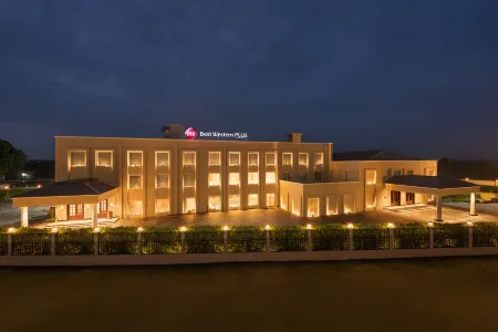 Best Western Plus Phagwara Отели в г. Сапрор
