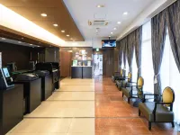 APA Hotel Yokohama Kannai - Parkplatz