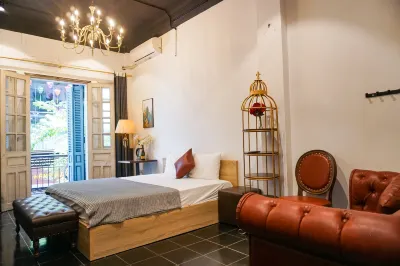 Skylux Hanoi Homestay 鄰近Tek Cafe的酒店