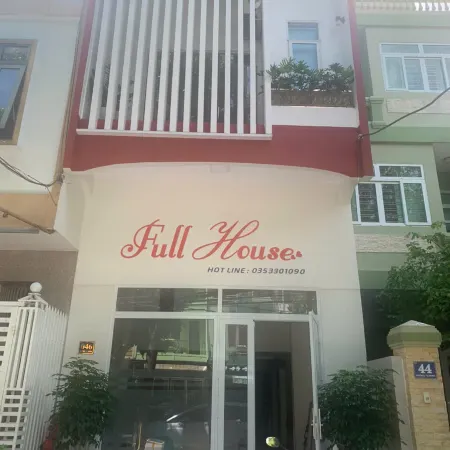 Full House Hotel & Apartment