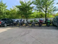 De Vine House - parking