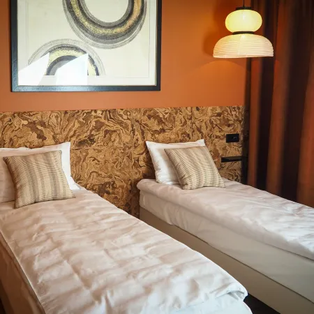 High standard + private cinema + close to Old Town