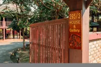 Kamolchanok House & Gallery