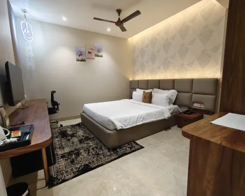 THE CROWN TOWN BIDAR Hotels in Bidar
