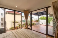 Entire 4BR|Modern|Cathedral View|Super Location|2'Lake - น้ำพุร้อน