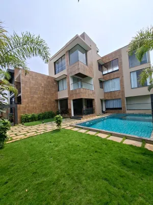 Samudhra Beach Villa,Mahabalipuram- Sea view, Pool & Lawn - Beach
