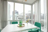 Spacious 2 bed 2 bath located in Downtown Vancouver. - Condos