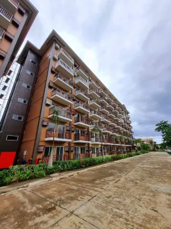 David & Jens 's Suite in Camella Manors Verdant Отели рядом с достопримечательностью «Кафедральный собор Иммакулейт Консепшен»