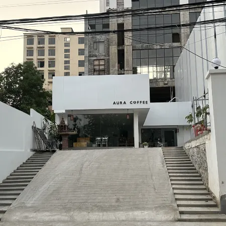 The Aura Residence Отели рядом с достопримечательностью «Пляж Mlop Chrey»