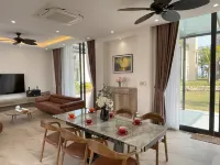 TSQ STAY Villa Beachside Hotels in Móng Cái