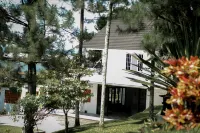 Vila Pendopo Tentrem Hotell i Watesjaya