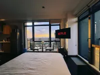 Executive Studio w/ Sunset View – Makati CBD