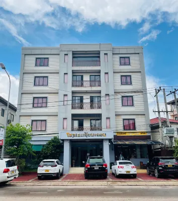 SNK HOTEL โรงแรมใกล้วัดธาตุหลวง