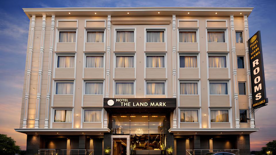 Hotel Landmark Near Golden Temple