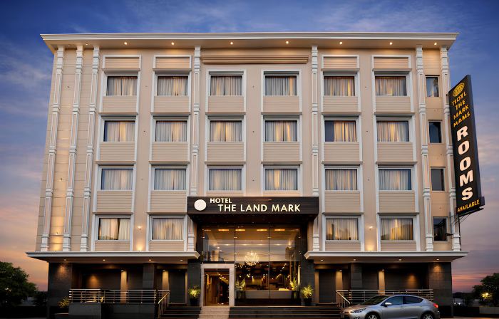 Hotel Landmark Near Golden Temple