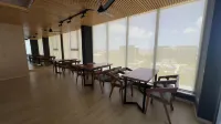 Luxury Rooms with Pool & Gym / 10mins from Airport - Condos
