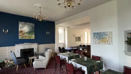 Hotel Square Отели в г. Ballindalloch