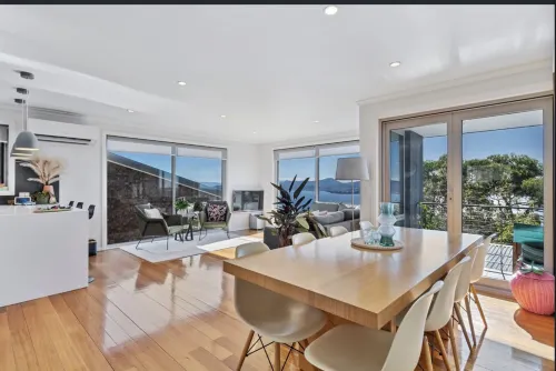 Nicolas Escape panoramic views luxury and space